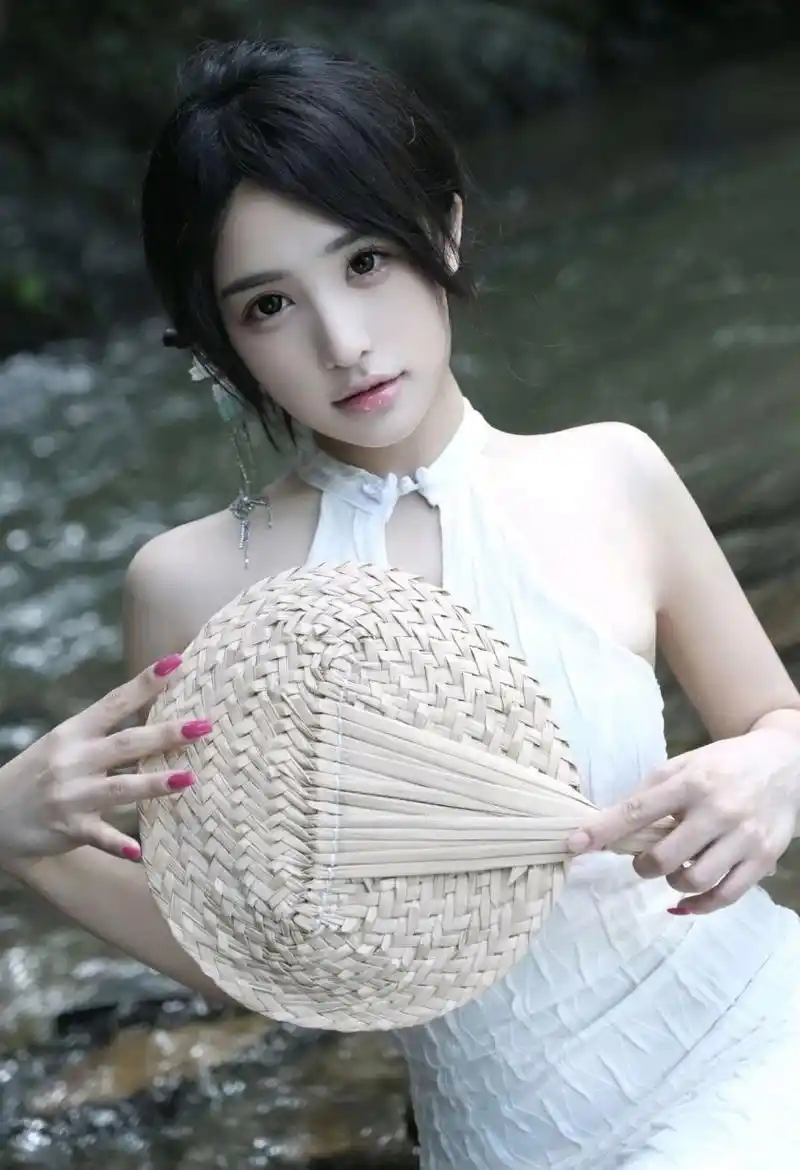 漫长的季节 剧照，雪原与旧厂房